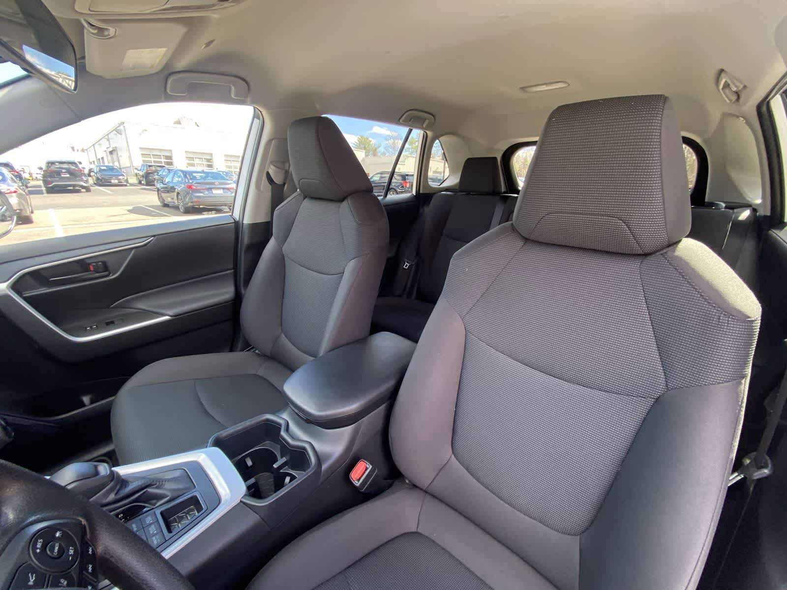 Thumbnail: 2025 Toyota RAV4 - 20