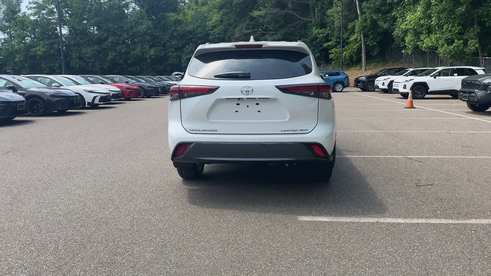 Thumbnail: 2026 Toyota Highlander - 7