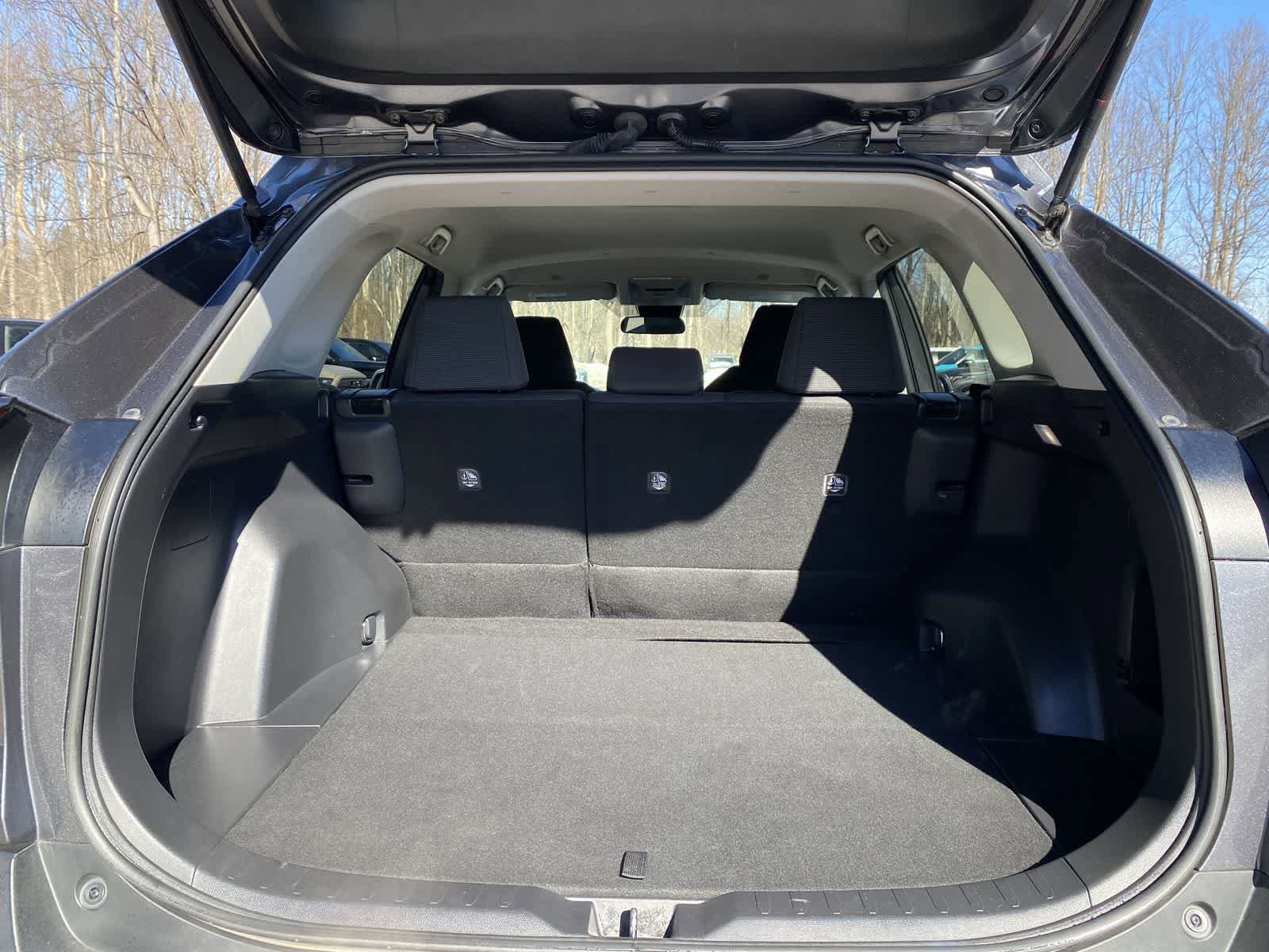 Thumbnail: 2023 Toyota RAV4 - 18