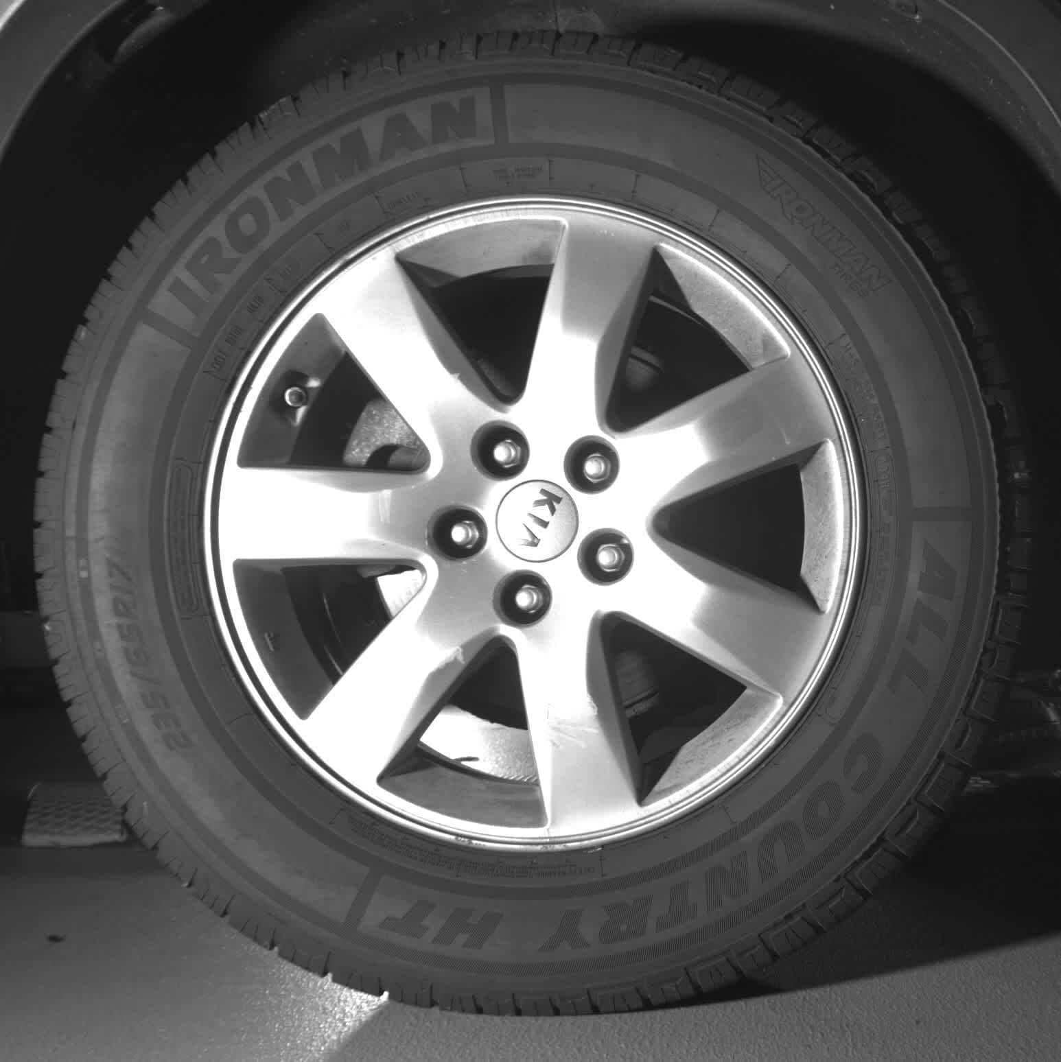 Thumbnail: 2013 Kia Sorento - 14