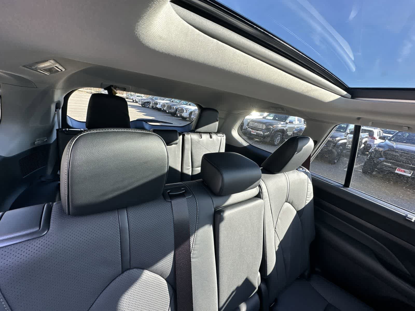 Thumbnail: 2026 Toyota Grand Highlander - 28