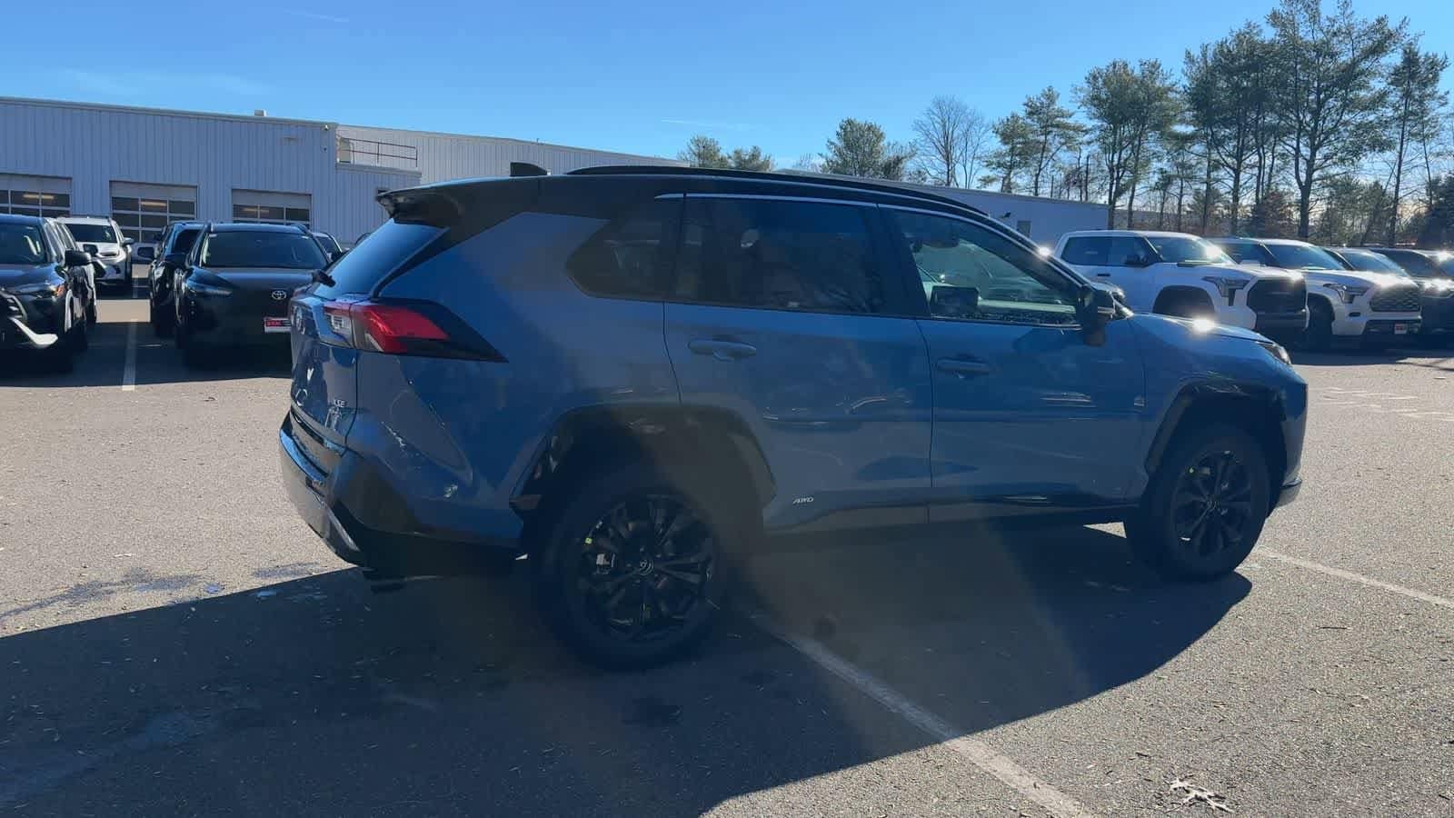 Thumbnail: 2025 Toyota RAV4 - 9