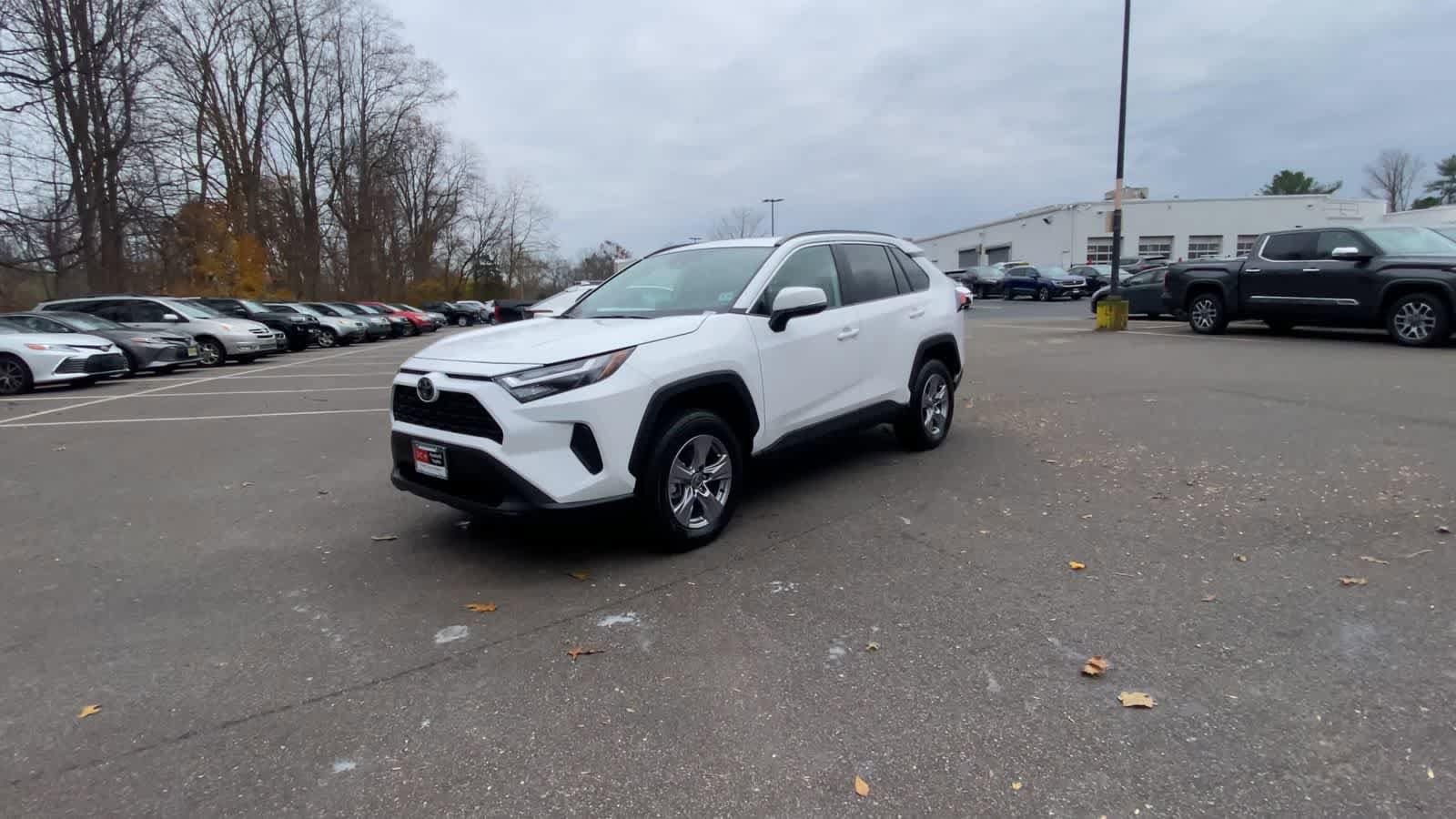 Thumbnail: 2025 Toyota RAV4 - 4