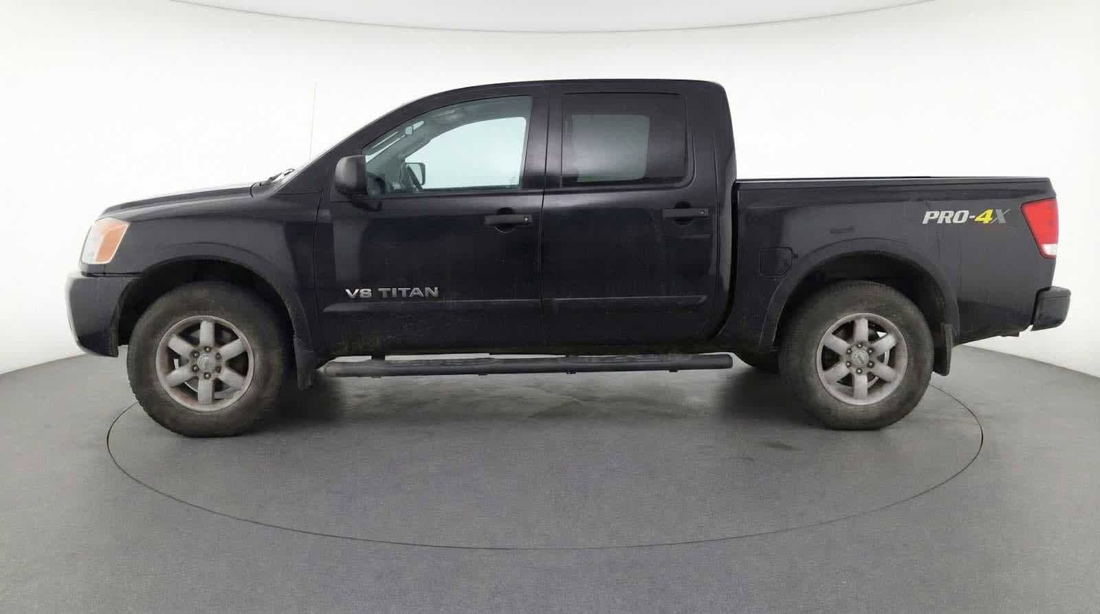 Thumbnail: 2015 Nissan Titan - 9