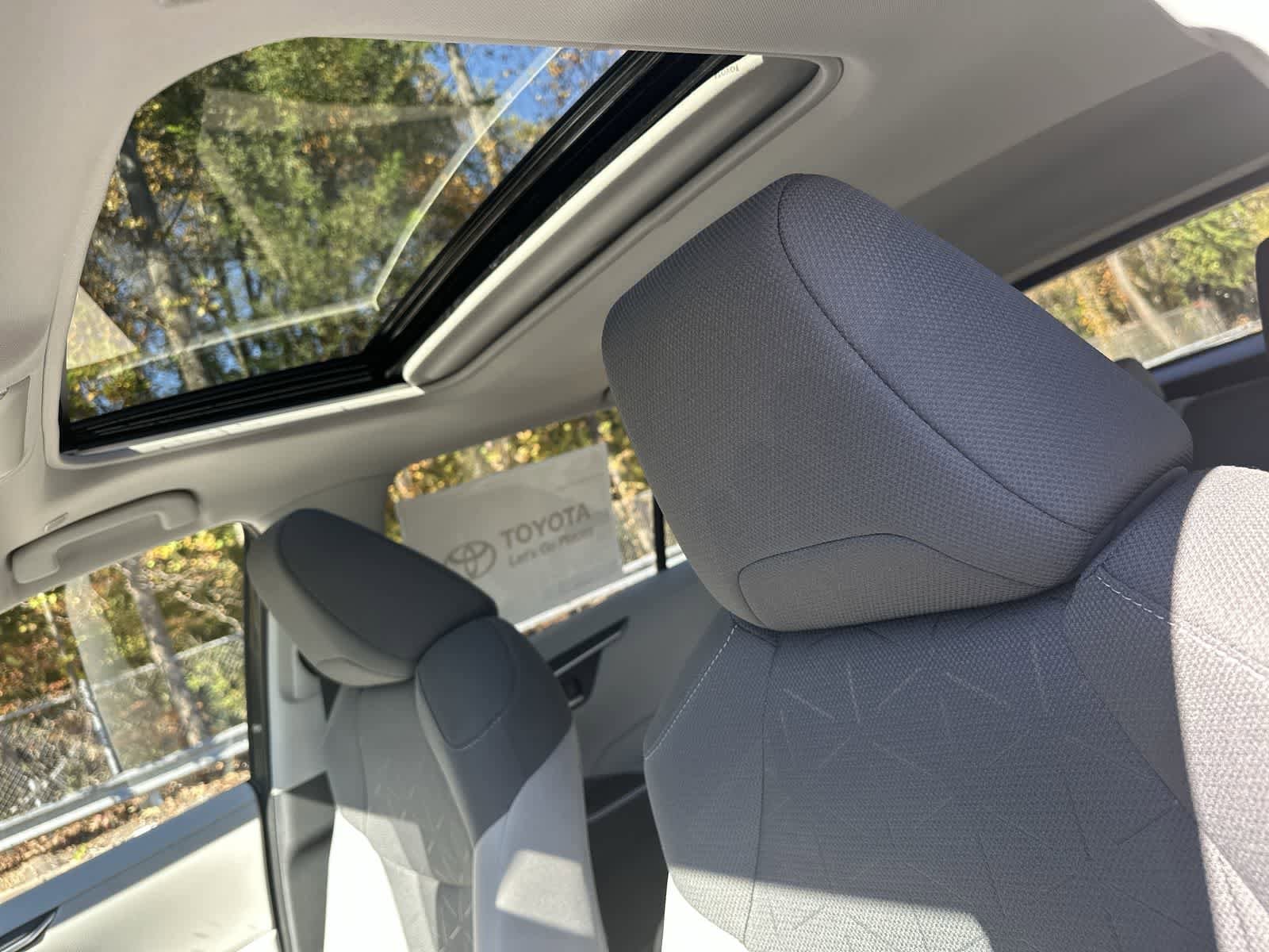 Thumbnail: 2025 Toyota RAV4 - 27