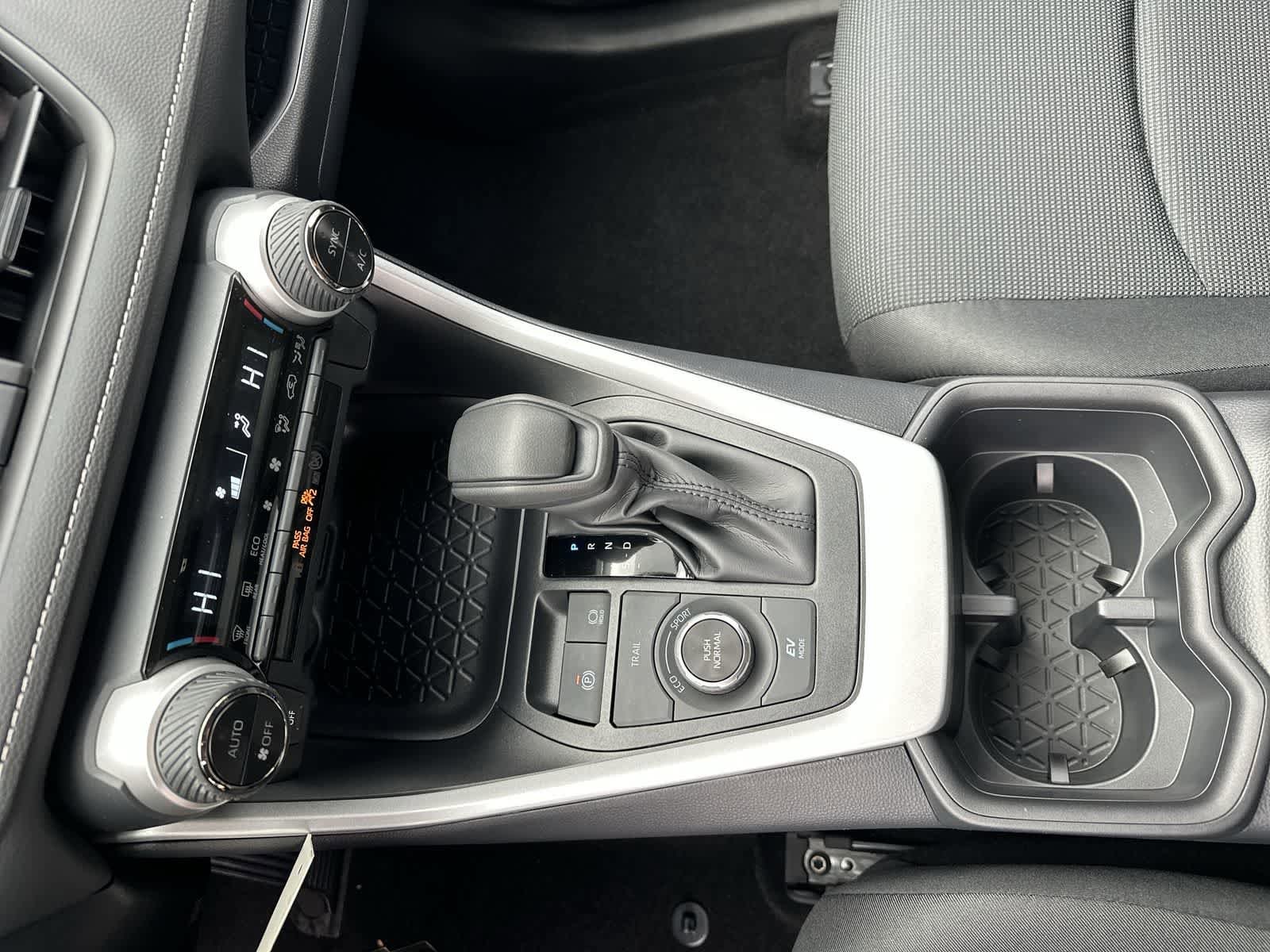 Thumbnail: 2025 Toyota RAV4 - 22