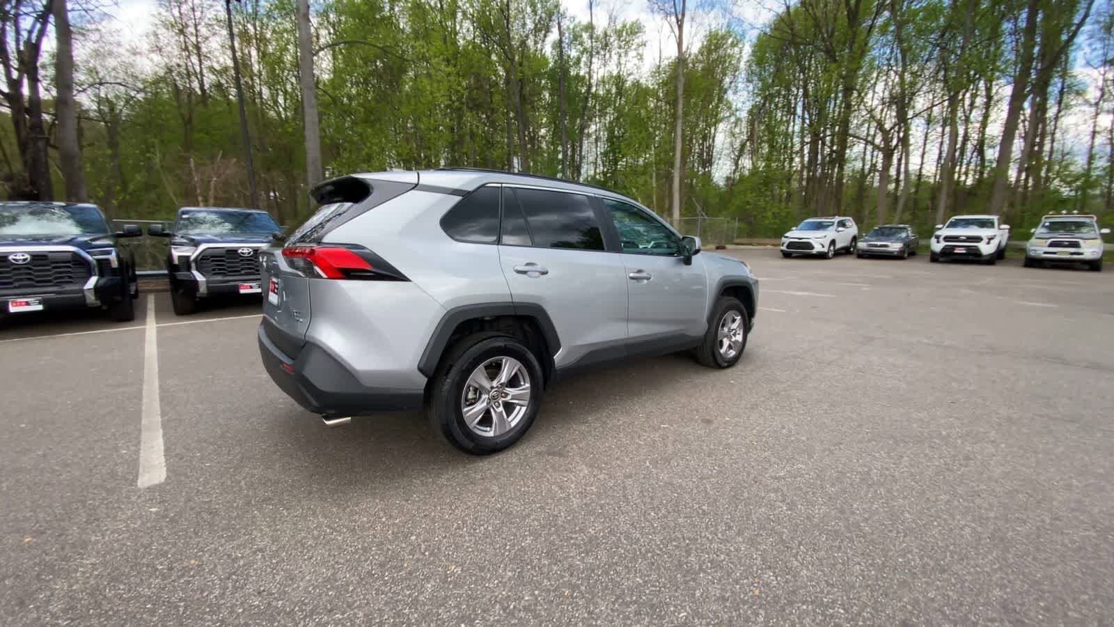 Thumbnail: 2025 Toyota RAV4 - 12