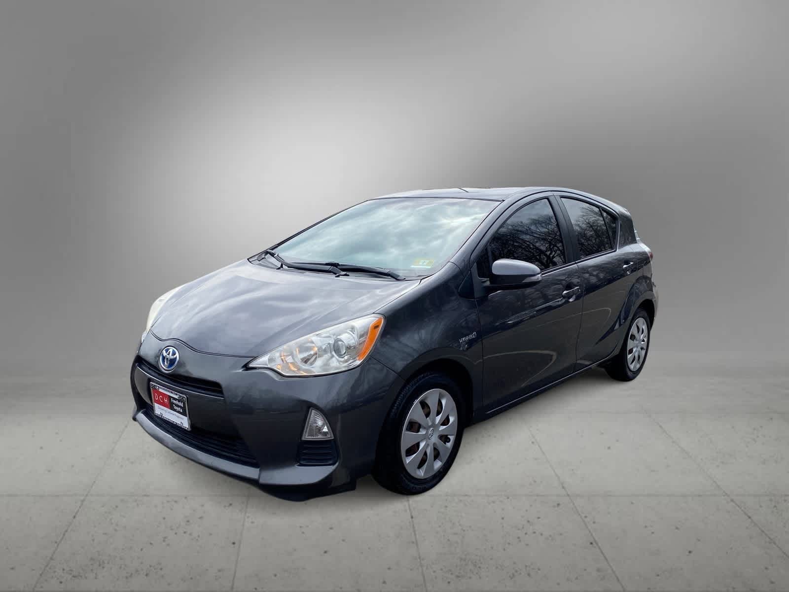 Thumbnail: 2012 Toyota Prius c - 4
