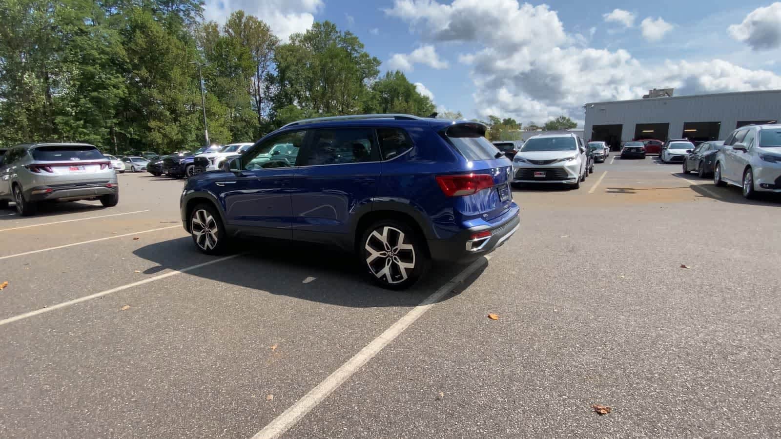 Thumbnail: 2022 Volkswagen Taos - 6