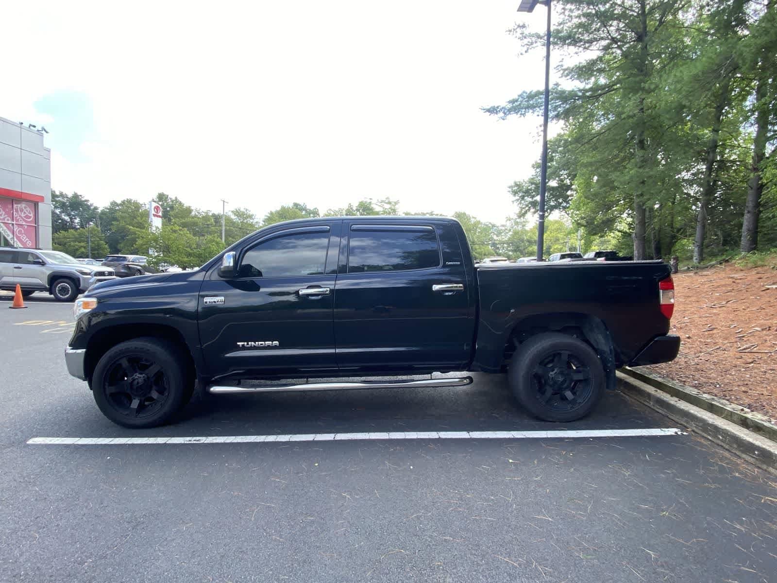 Thumbnail: 2017 Toyota Tundra - 8