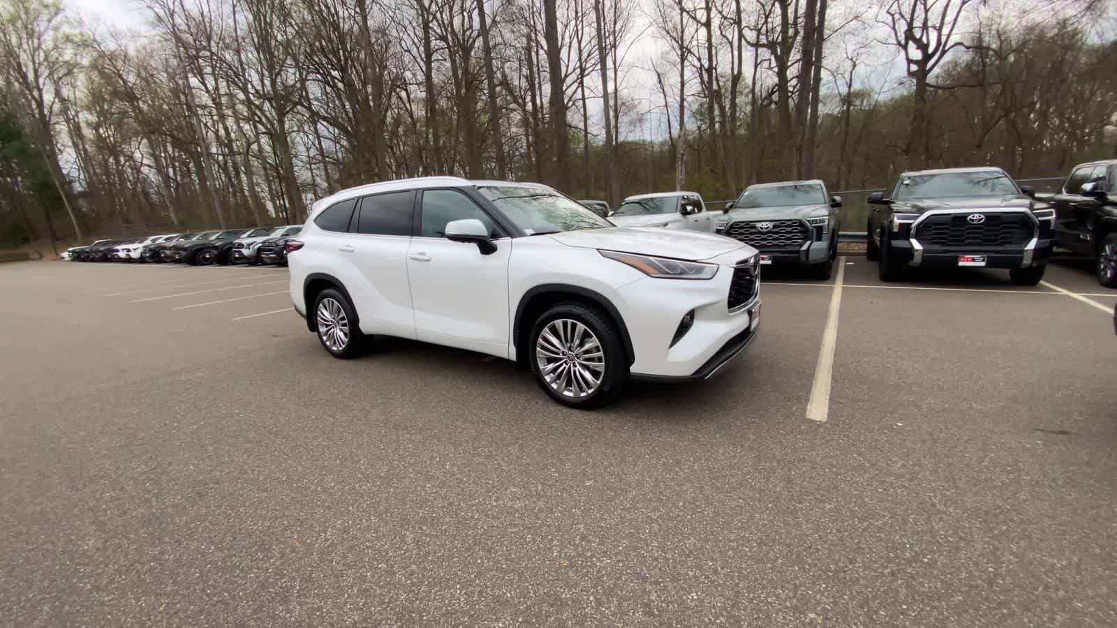 Thumbnail: 2025 Toyota Highlander - 5