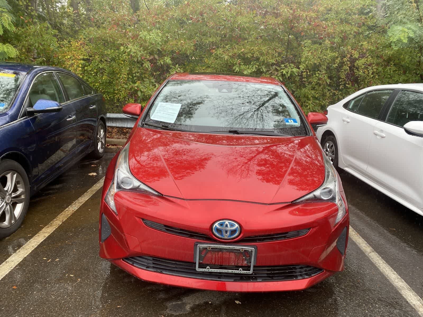 2016 Toyota Prius Three photo 2