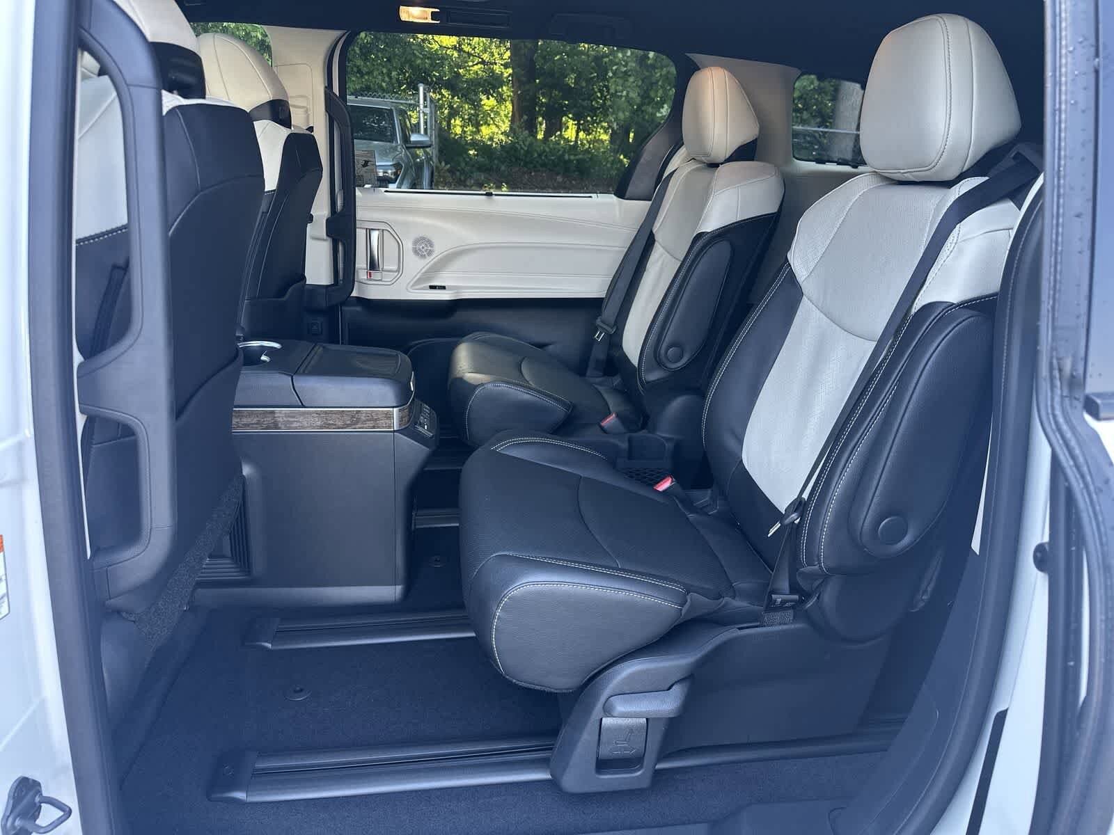 Thumbnail: 2026 Toyota Sienna - 23