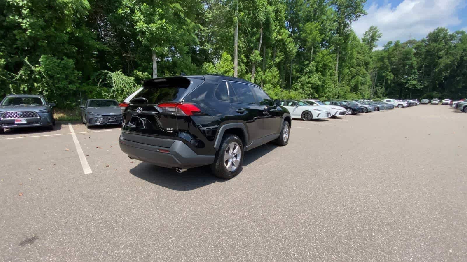 Thumbnail: 2022 Toyota RAV4 - 8