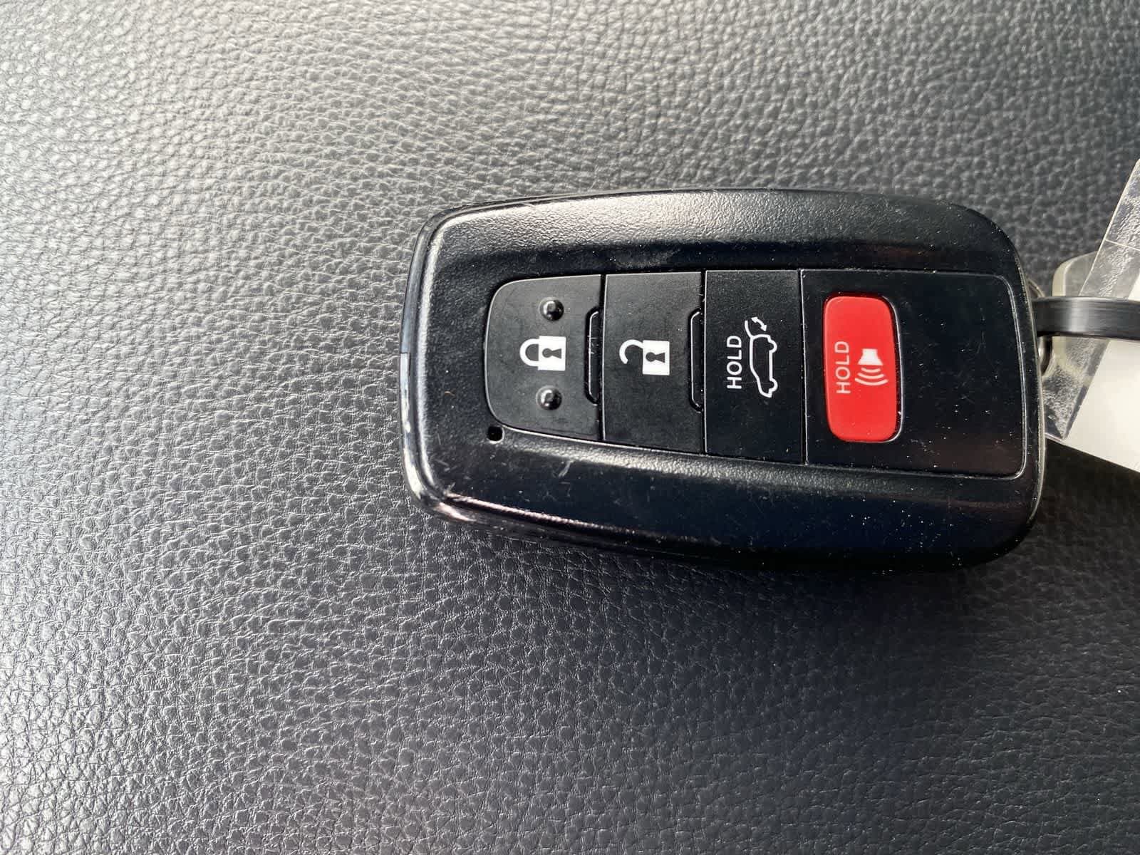 Thumbnail: 2025 Toyota RAV4 - 32