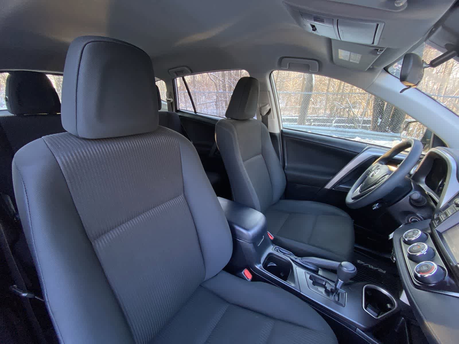 Thumbnail: 2018 Toyota RAV4 - 27