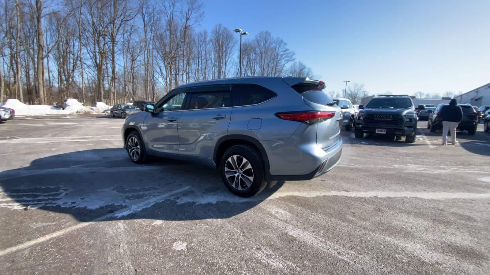 Thumbnail: 2021 Toyota Highlander - 12