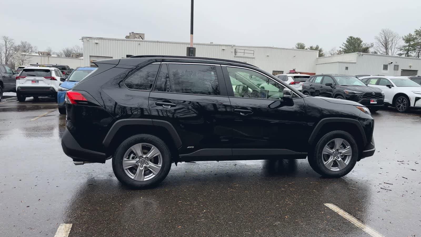 Thumbnail: 2025 Toyota RAV4 - 9