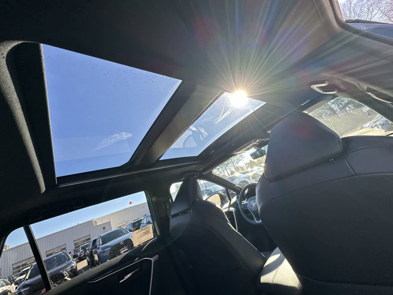 Thumbnail: 2025 Toyota RAV4 - 38