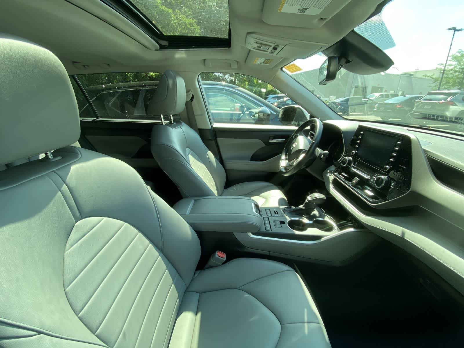 Thumbnail: 2022 Toyota Highlander - 5
