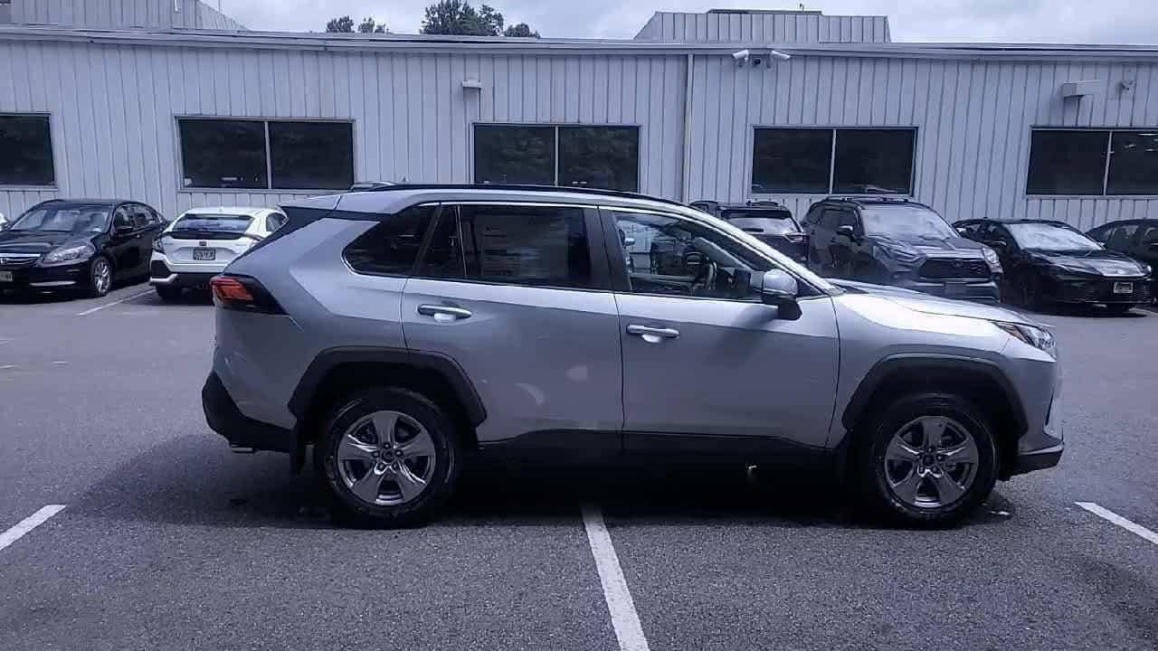 Thumbnail: 2025 Toyota RAV4 - 9