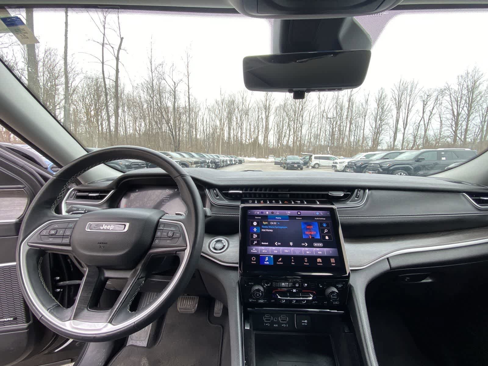 Thumbnail: 2022 Jeep Grand Cherokee - 22