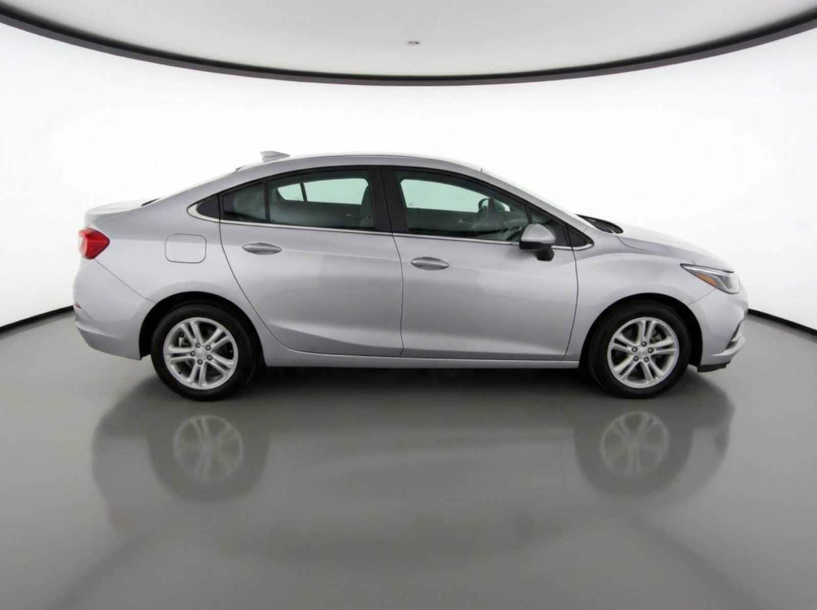 Thumbnail: 2016 Chevrolet Cruze - 4