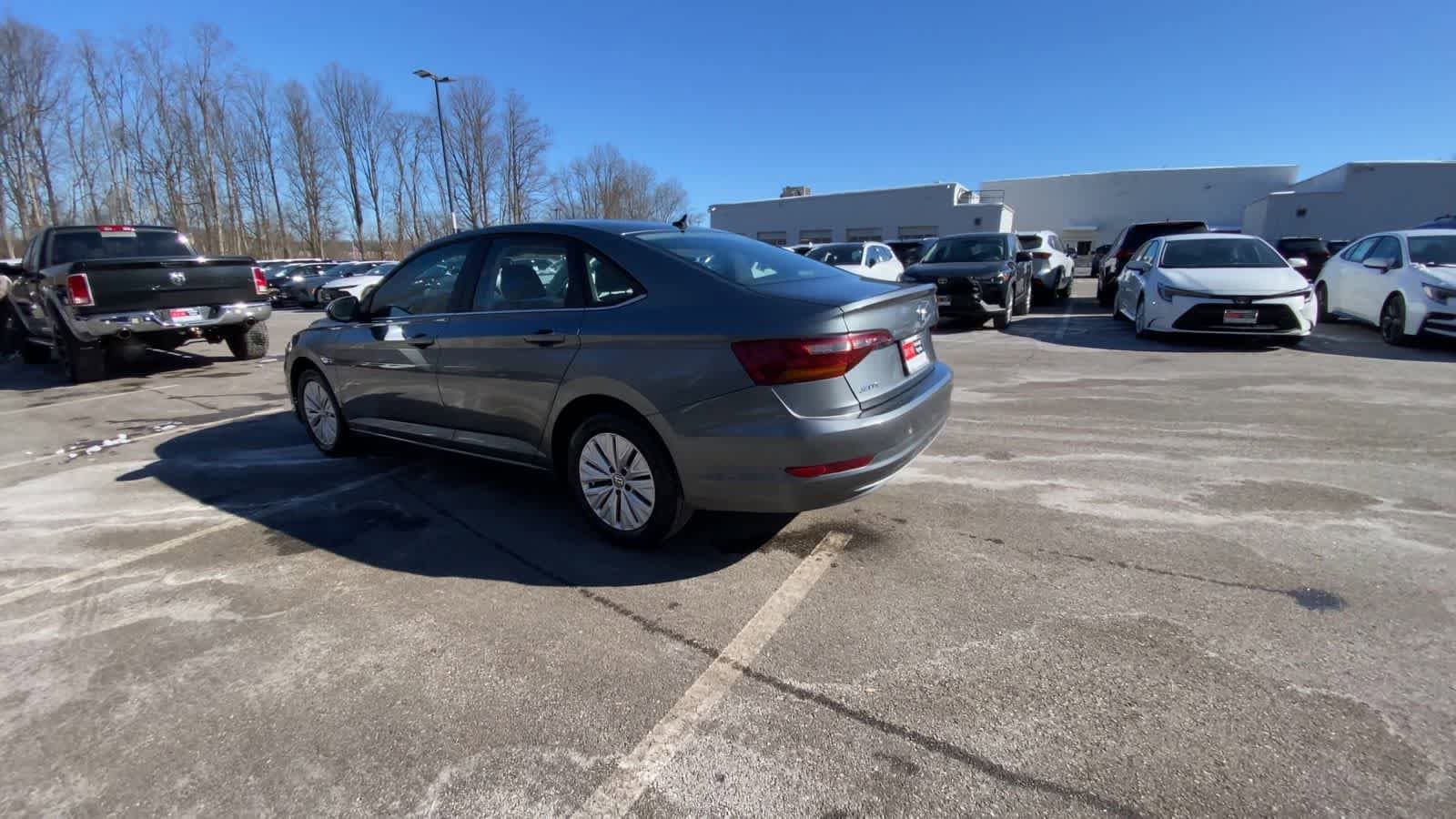 Thumbnail: 2019 Volkswagen Jetta - 14