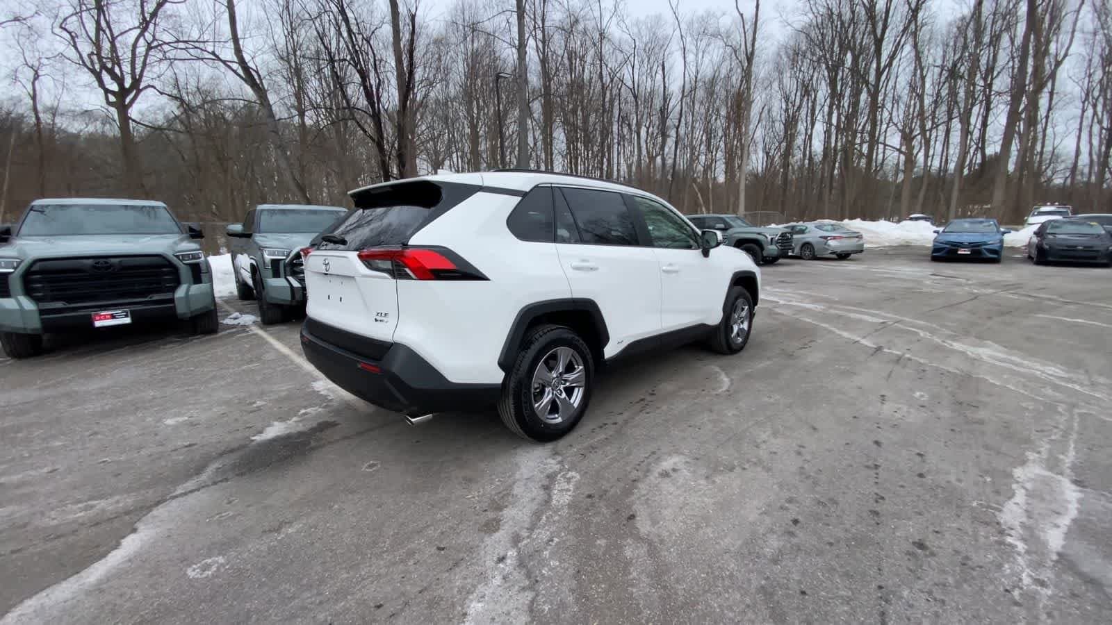 Thumbnail: 2025 Toyota RAV4 - 16