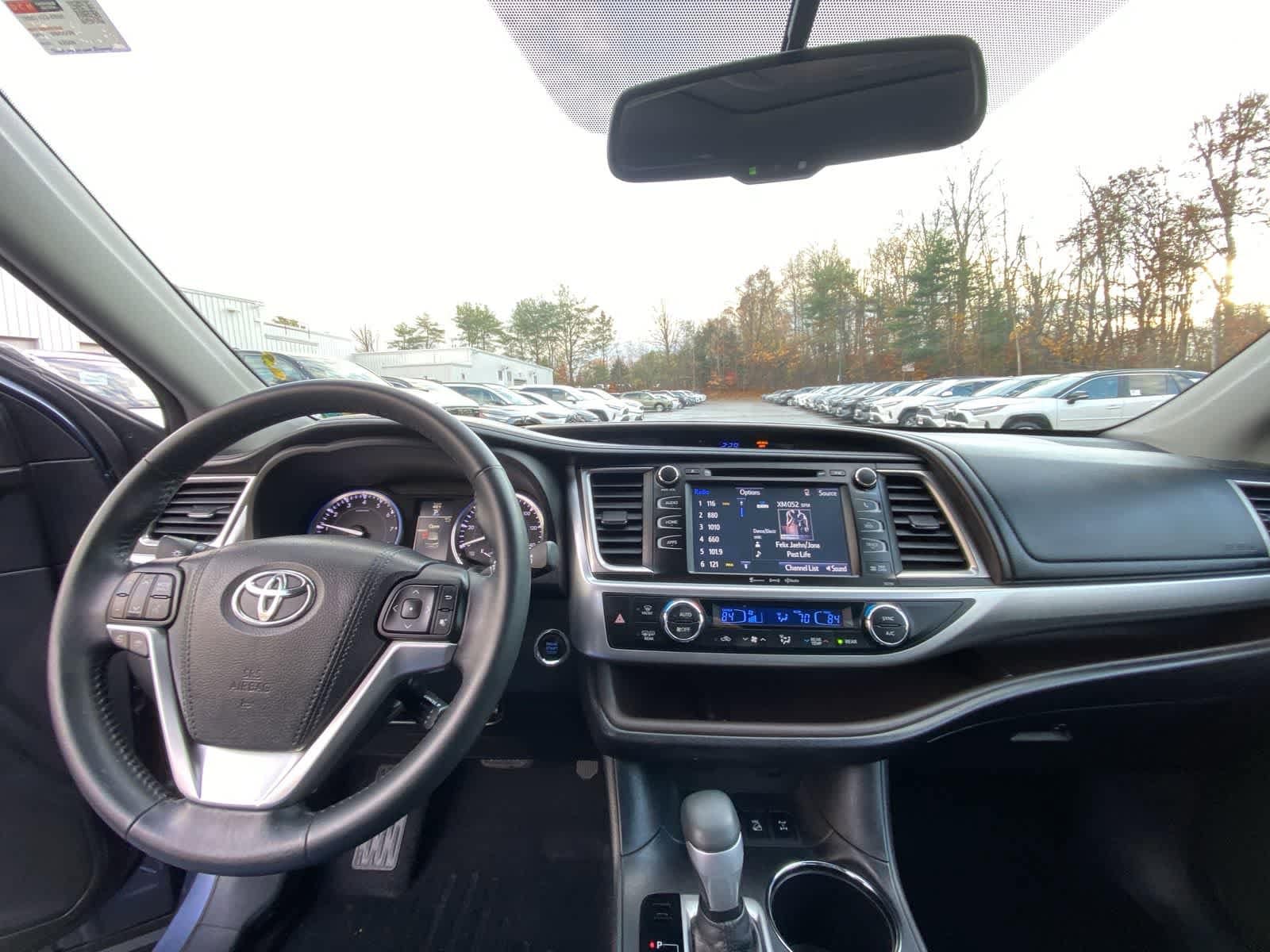 Thumbnail: 2016 Toyota Highlander - 26