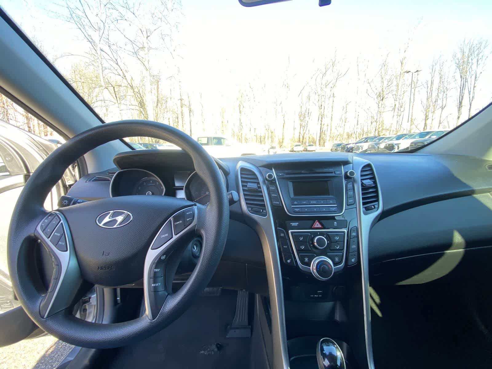 Thumbnail: 2016 Hyundai Elantra - 24