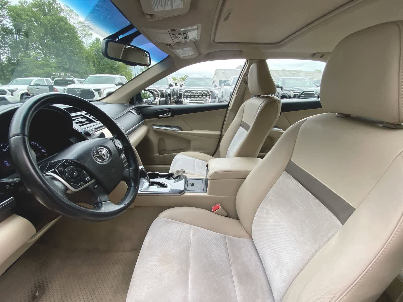 Thumbnail: 2014 Toyota Camry - 17