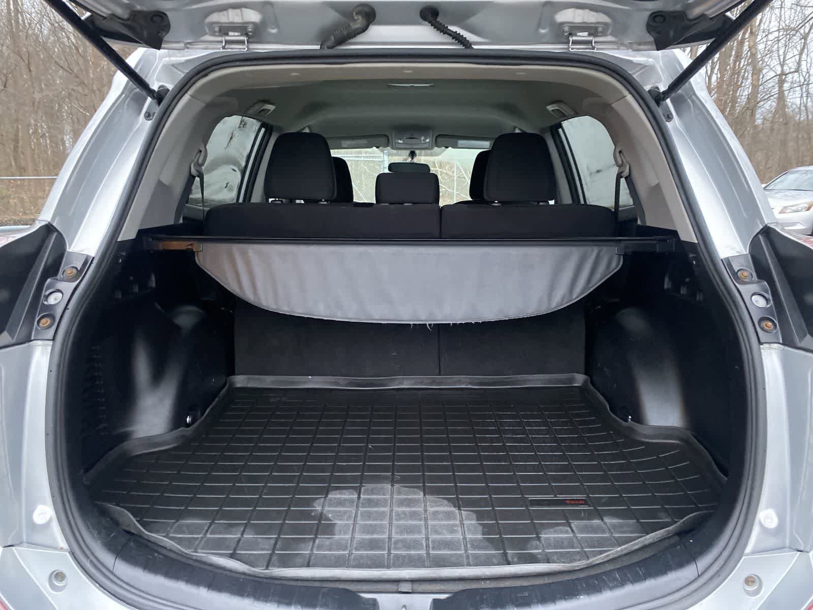 Thumbnail: 2016 Toyota RAV4 - 16