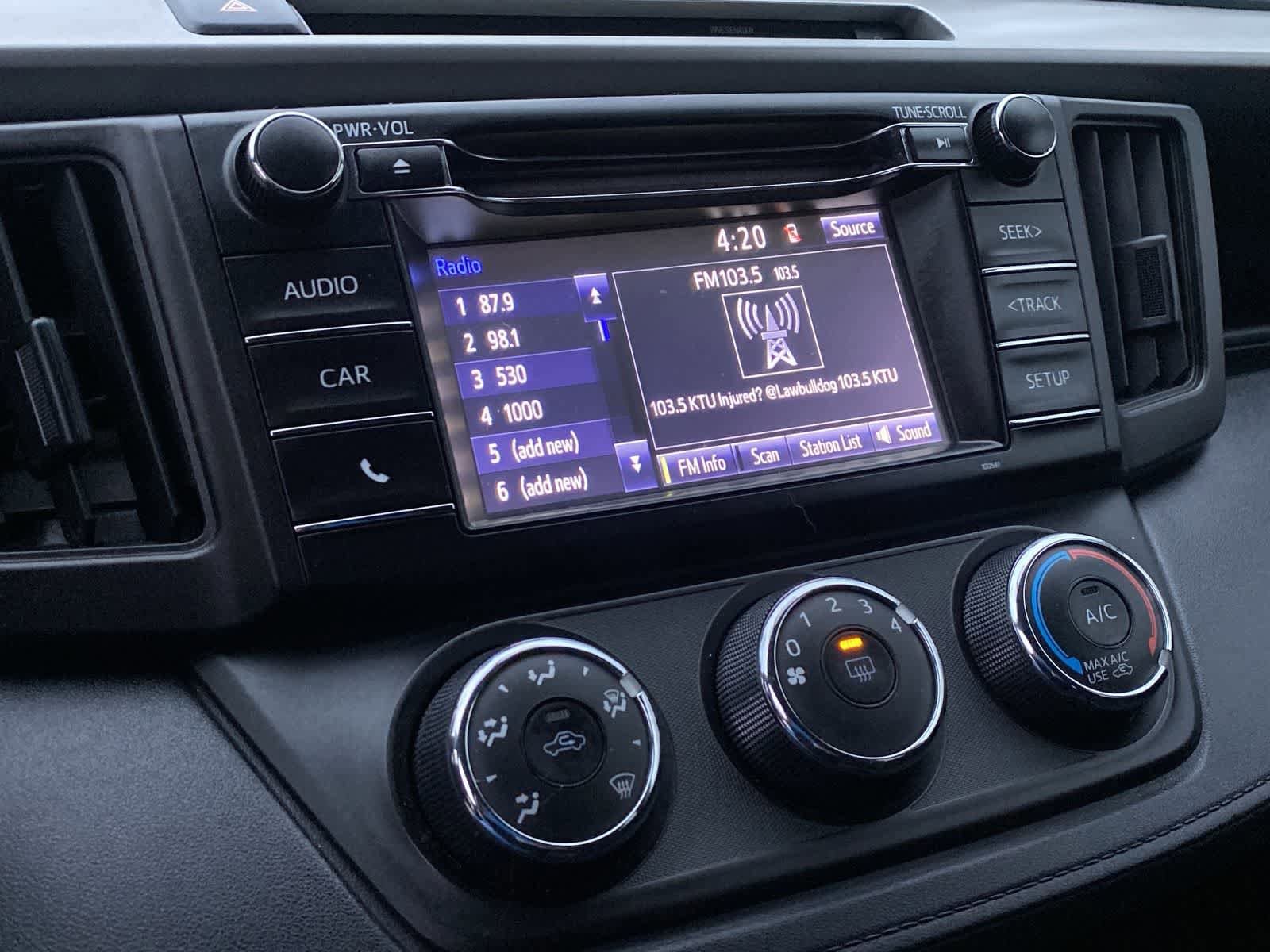 Thumbnail: 2016 Toyota RAV4 - 32