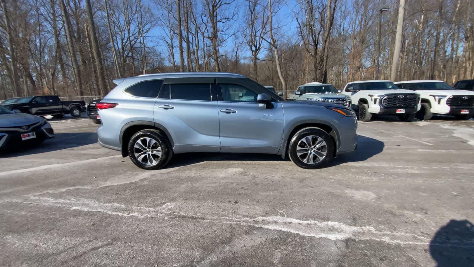 Thumbnail: 2021 Toyota Highlander - 18