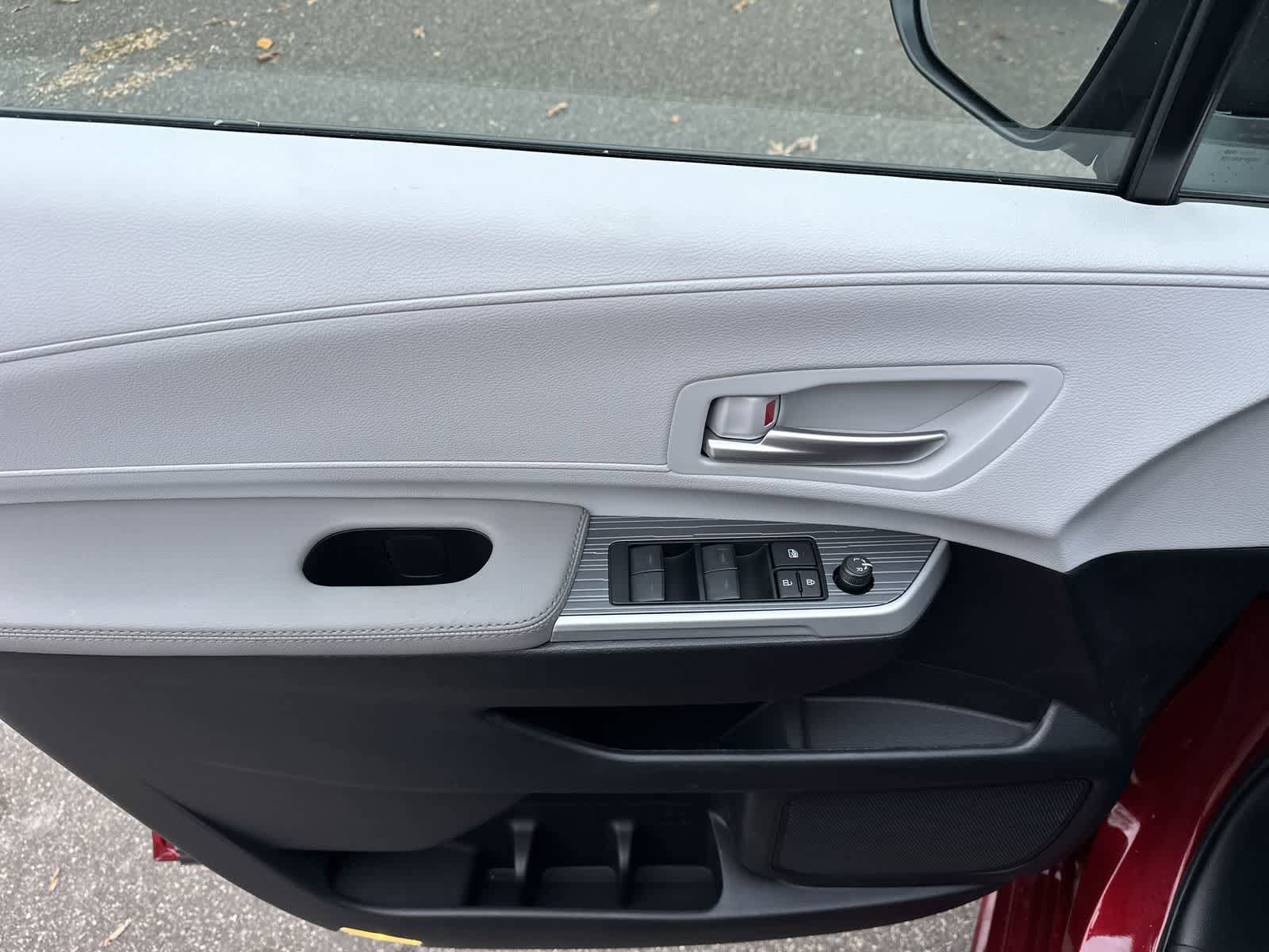 Thumbnail: 2025 Toyota Sienna - 20