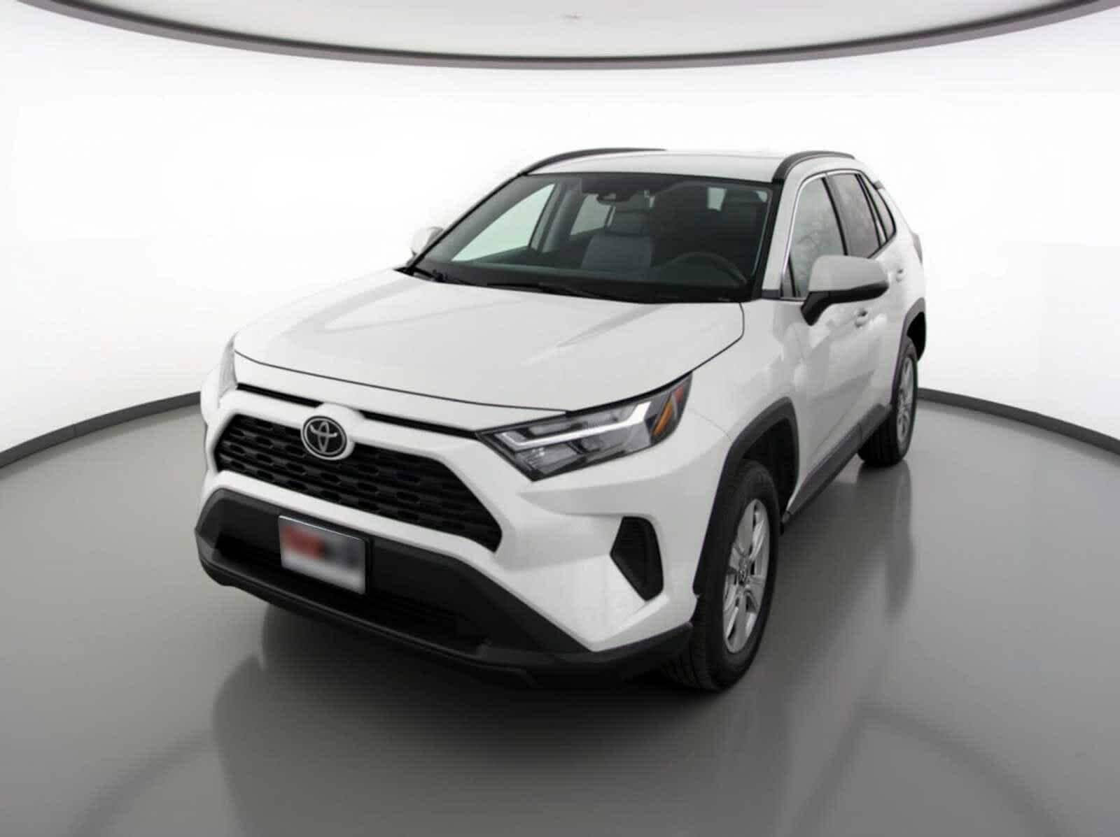 2024 Toyota RAV4 XLE's photo