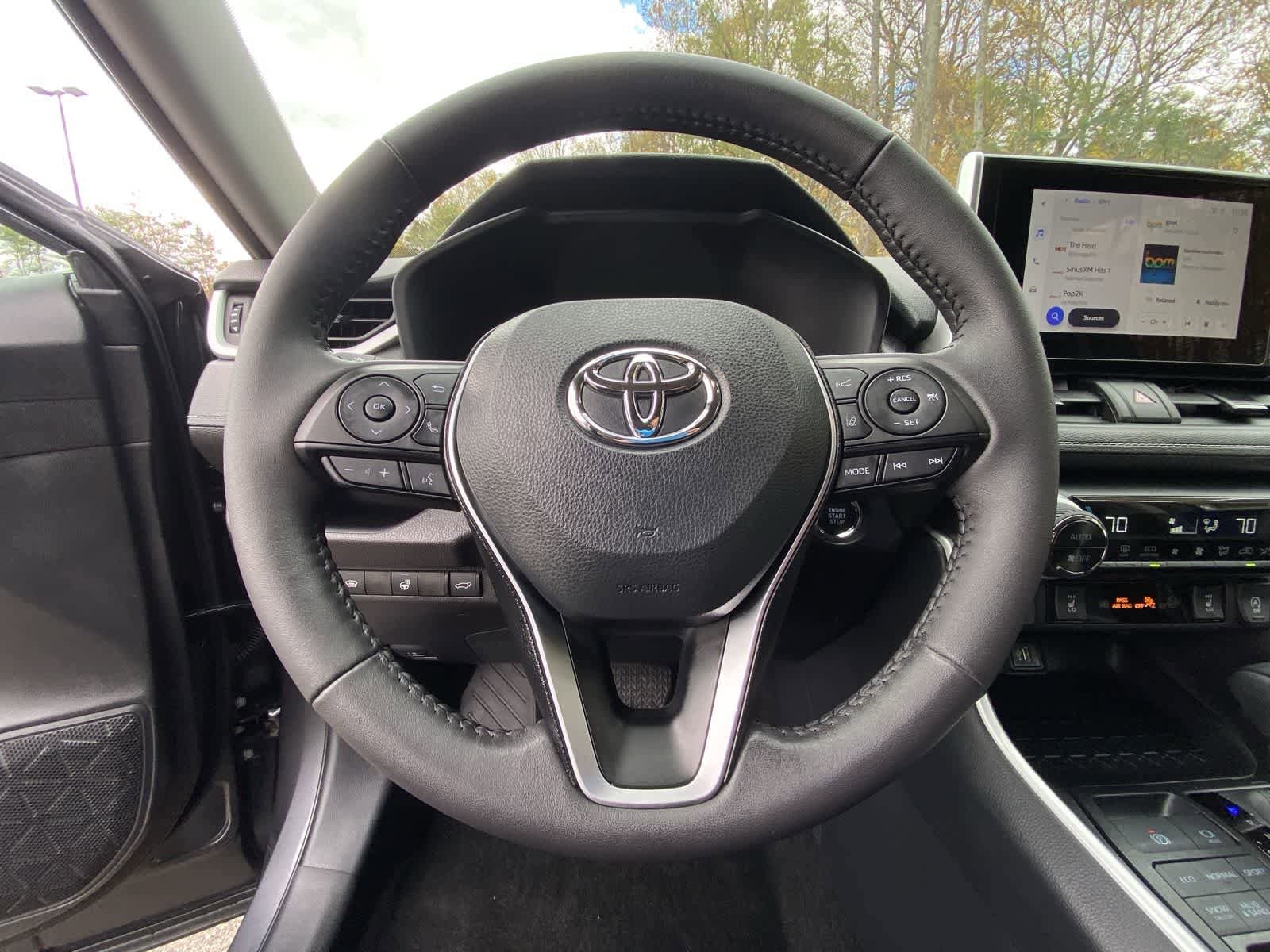 Thumbnail: 2025 Toyota RAV4 - 32