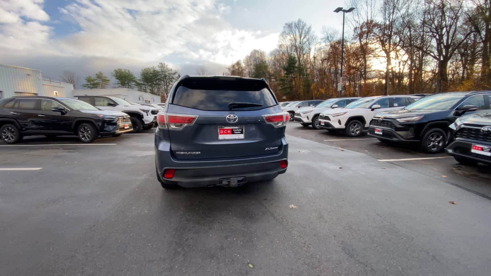 Thumbnail: 2016 Toyota Highlander - 14