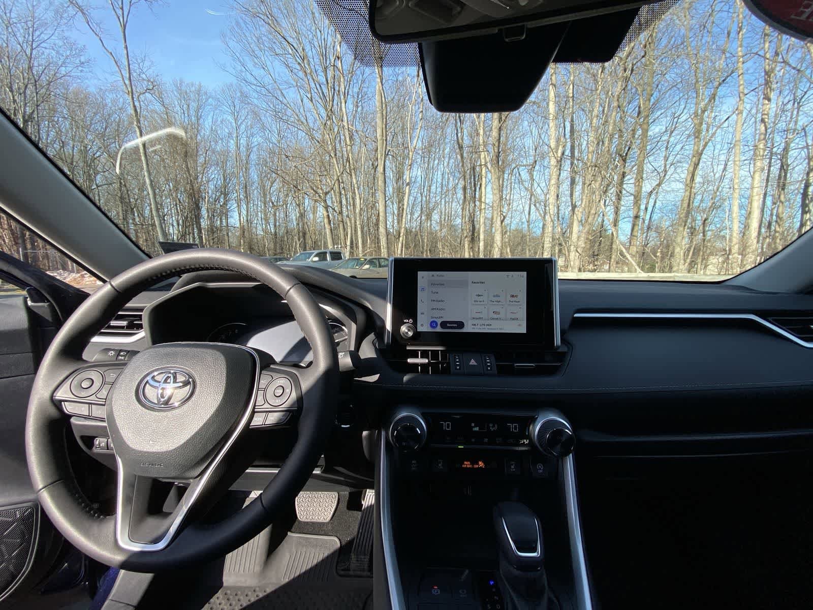 Thumbnail: 2025 Toyota RAV4 - 23