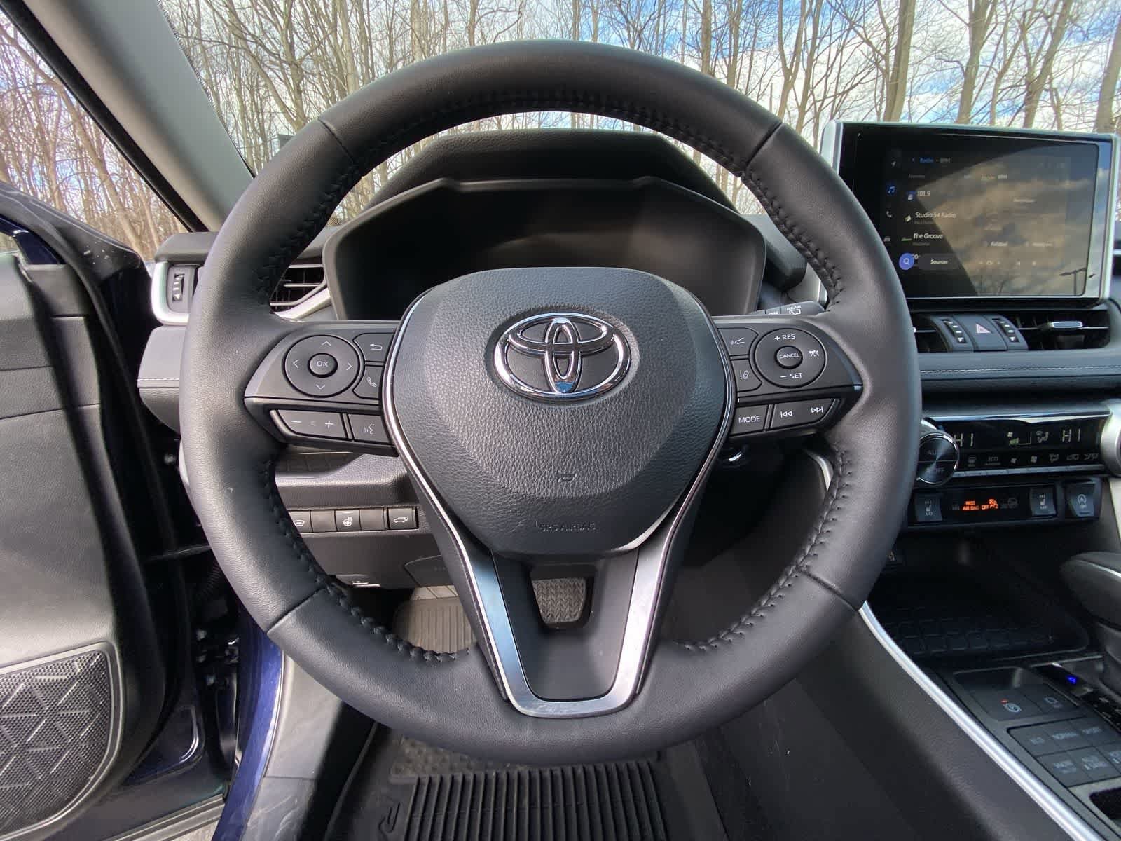 Thumbnail: 2025 Toyota RAV4 - 27