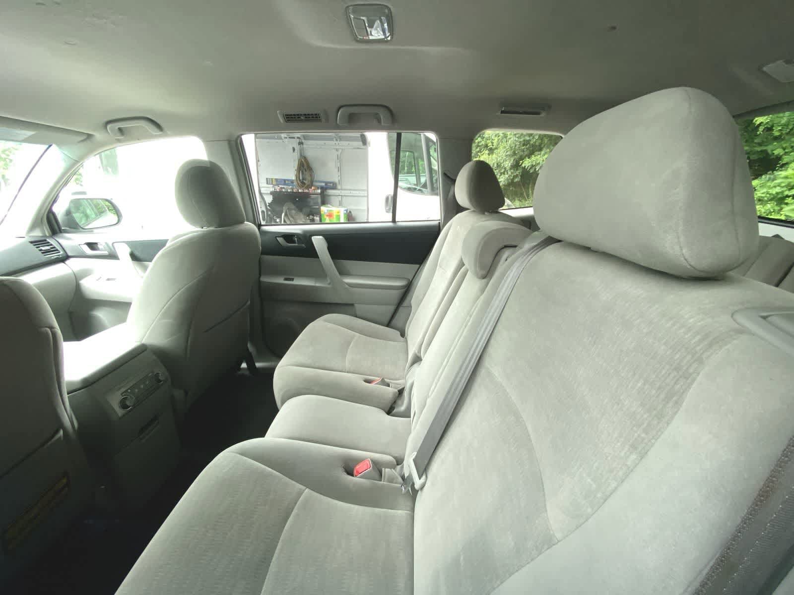 Thumbnail: 2013 Toyota Highlander - 8