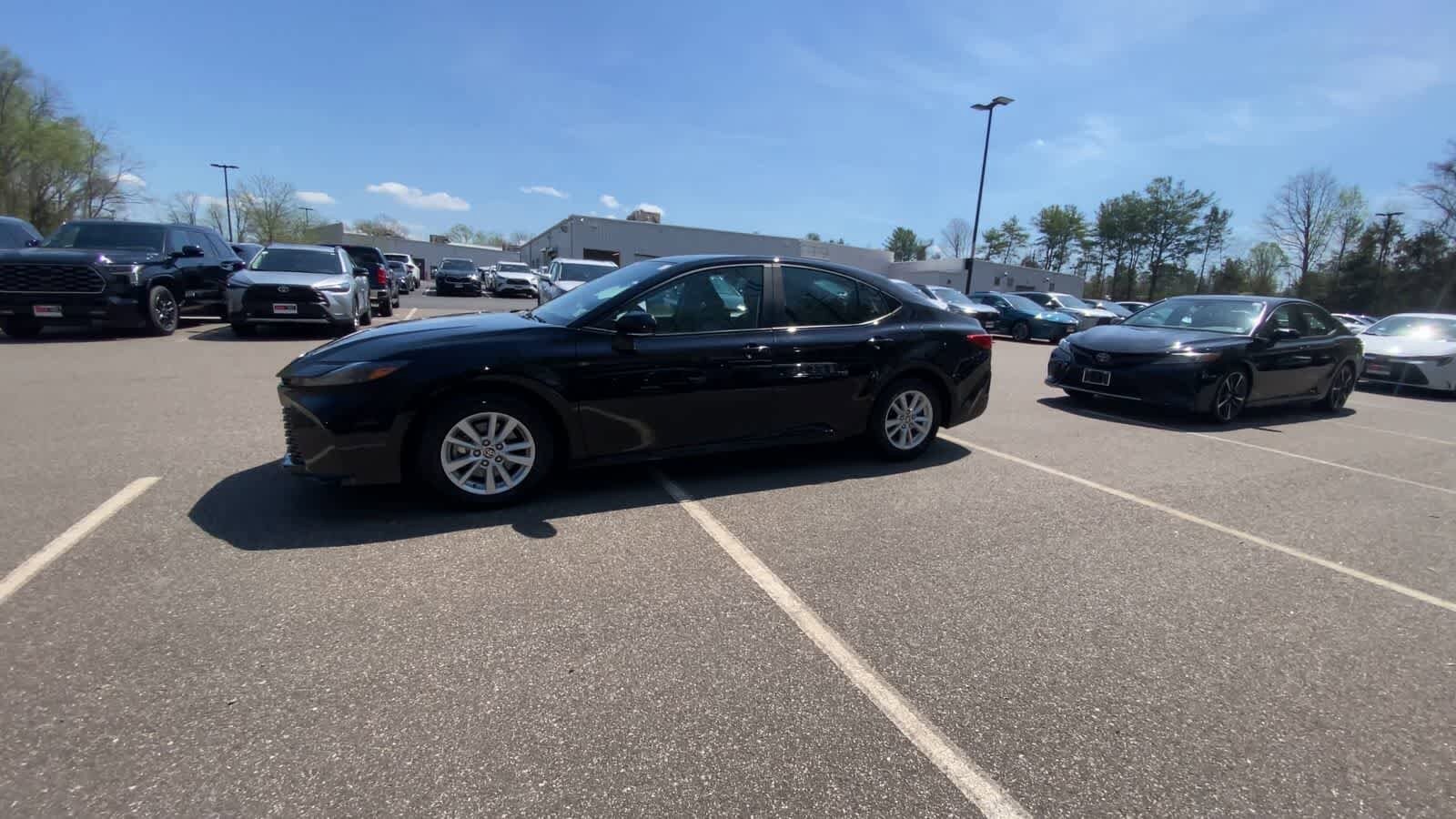 Thumbnail: 2025 Toyota Camry - 9