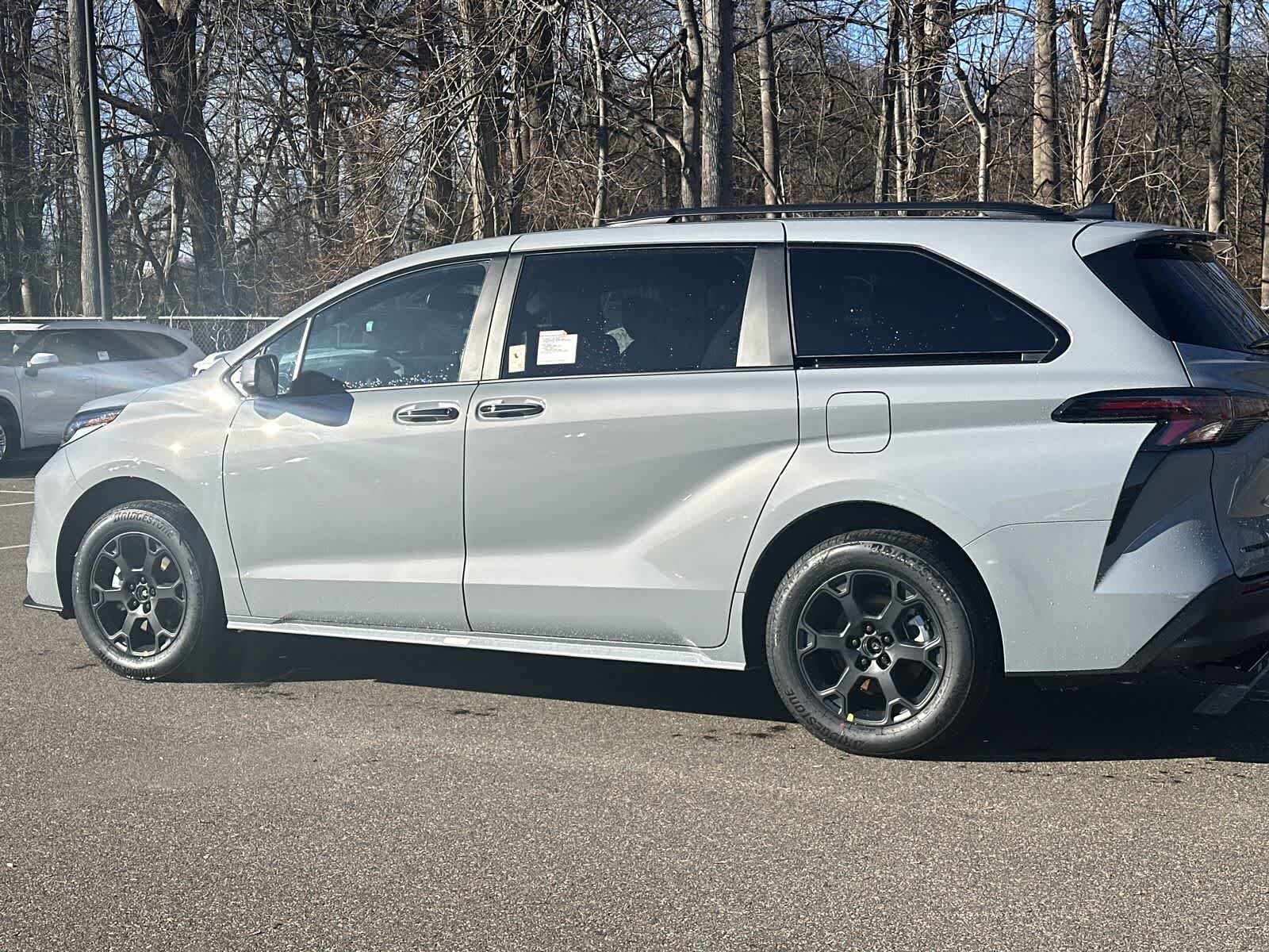 Thumbnail: 2026 Toyota Sienna - 21