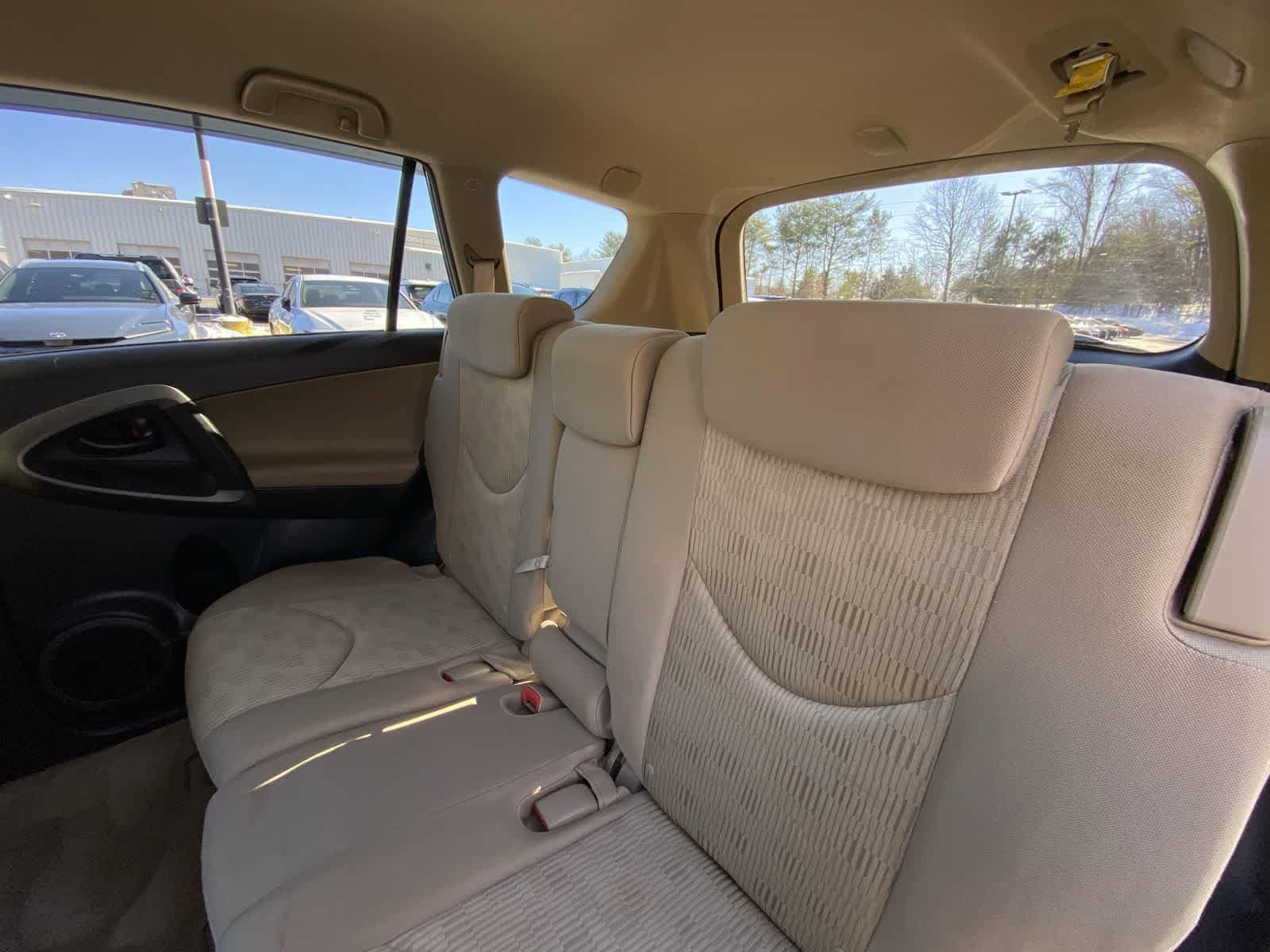 Thumbnail: 2011 Toyota RAV4 - 22