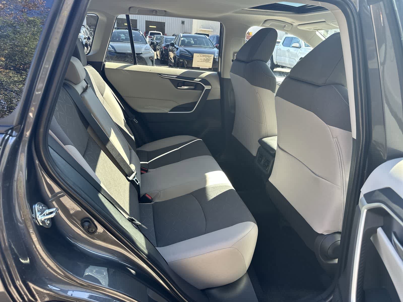 Thumbnail: 2025 Toyota RAV4 - 29