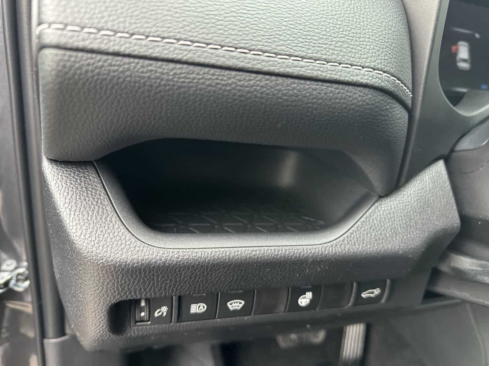 Thumbnail: 2025 Toyota RAV4 - 20