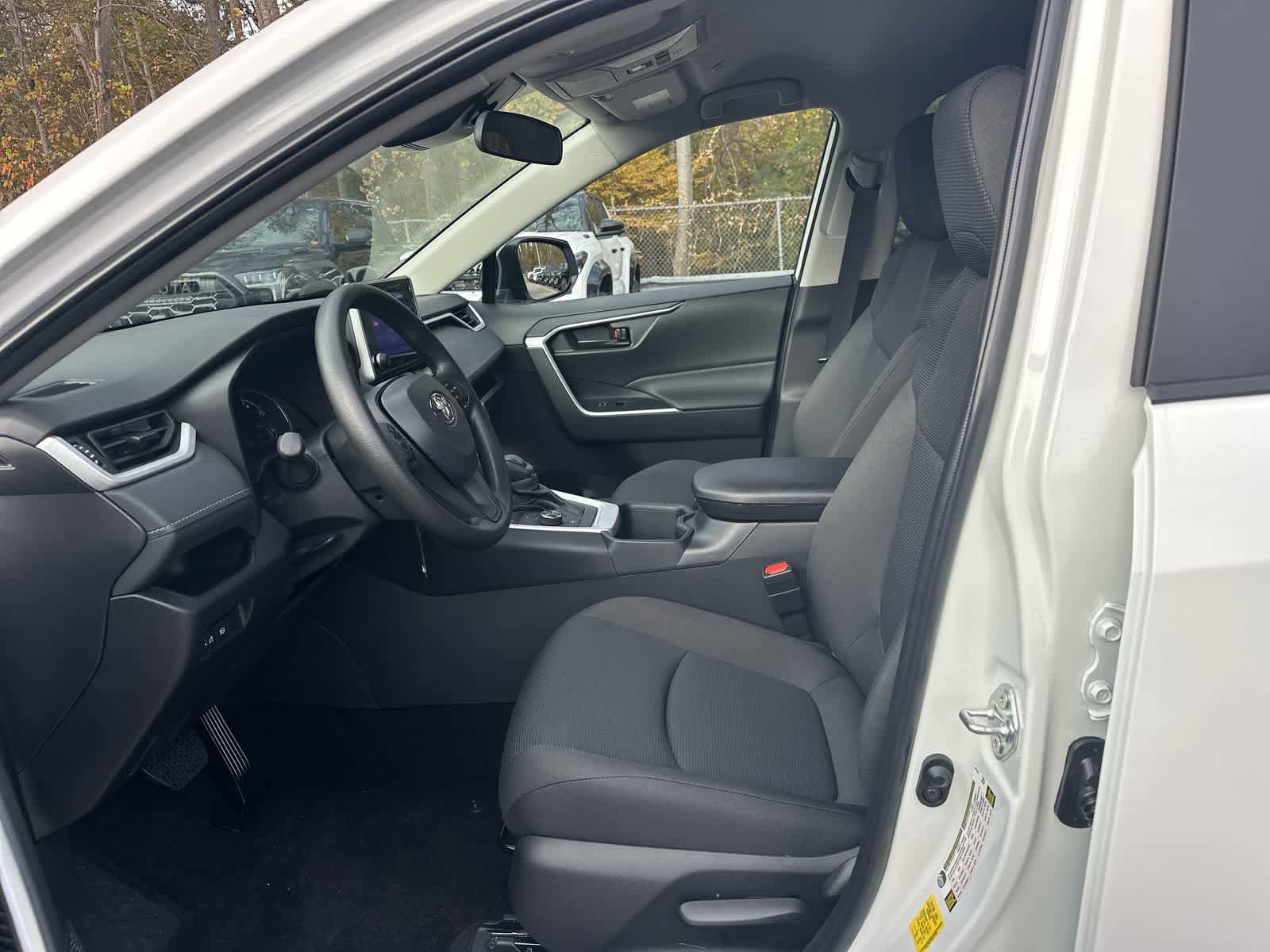 Thumbnail: 2025 Toyota RAV4 - 22