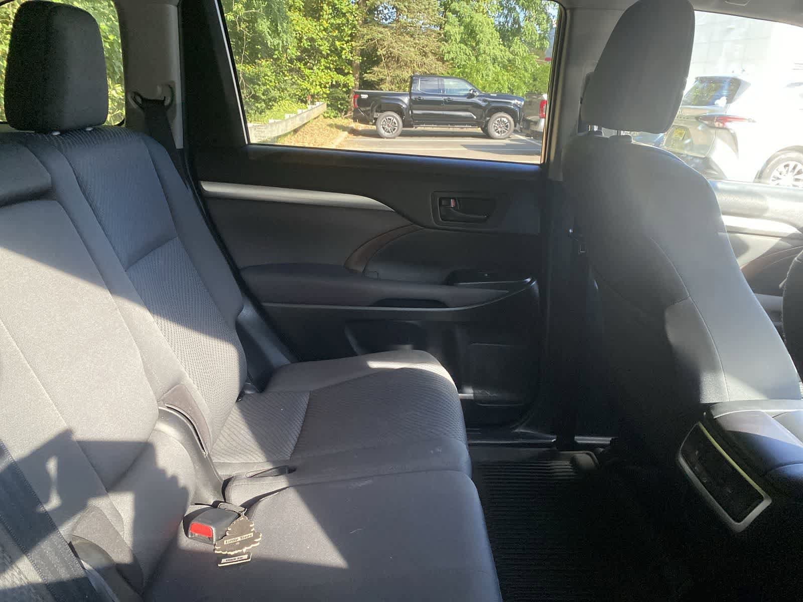 Thumbnail: 2019 Toyota Highlander - 6