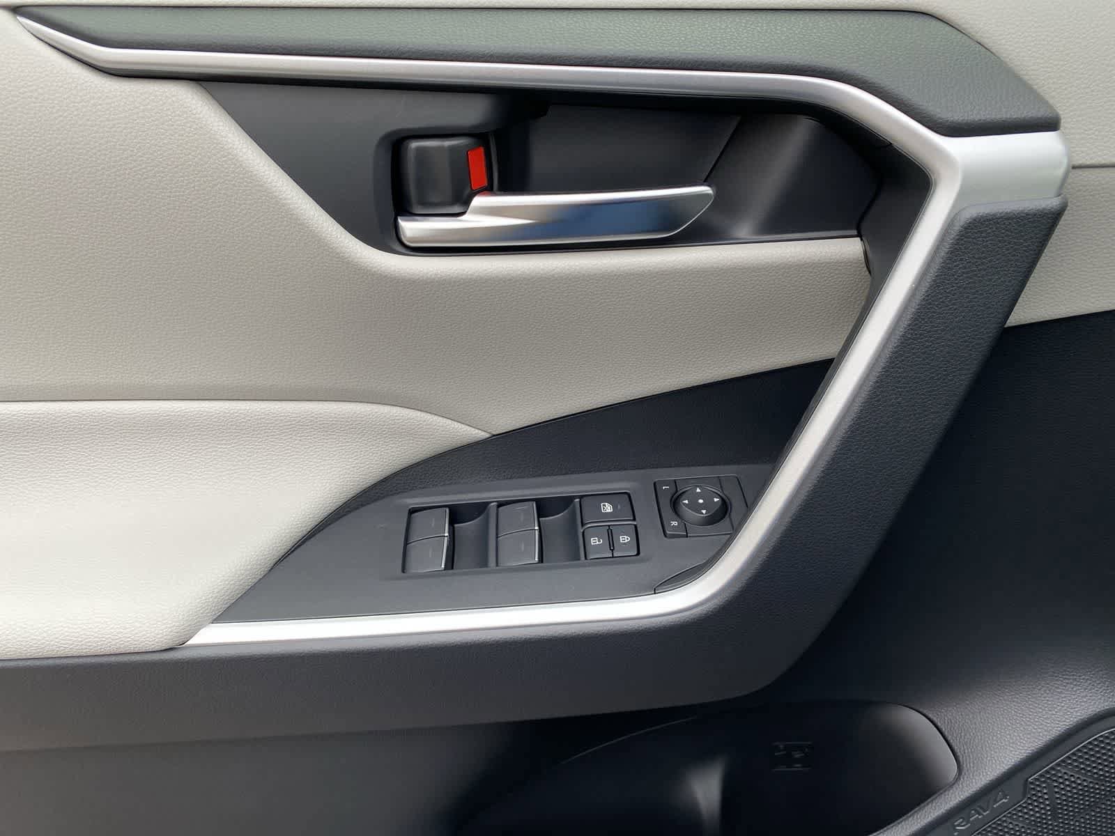 Thumbnail: 2025 Toyota RAV4 - 22